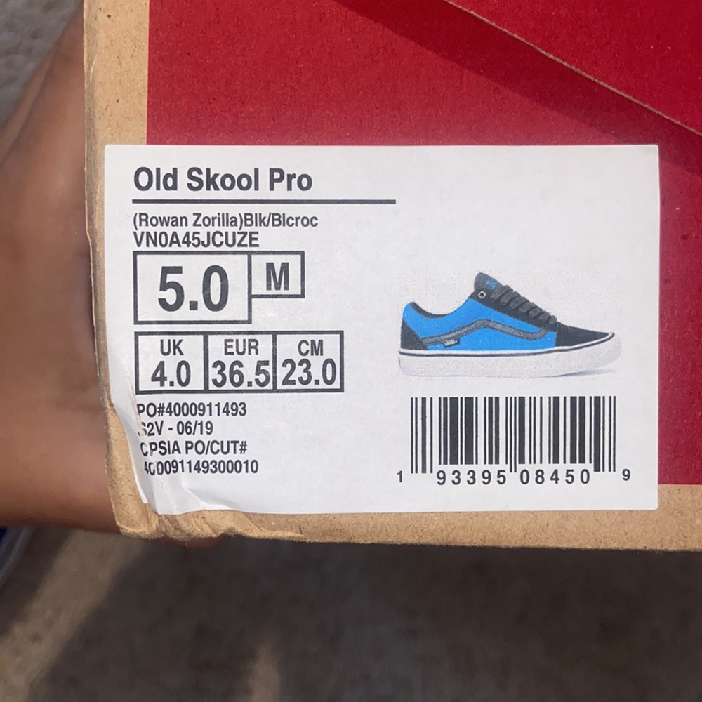 Vans - Picture 4 of 4